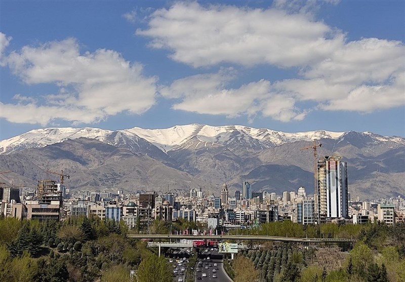 عضو هیئت رئیسه مجلس با جدایی ری از تهران مخالفت کرد