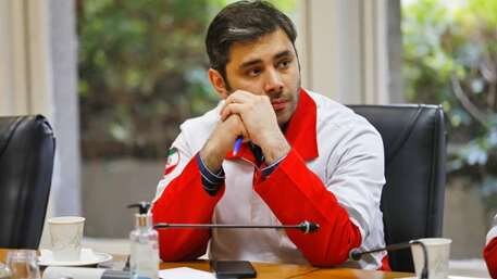 تغییر رنگ ۳ نماد شهری تهران به مناسبت روز جهانی صلیب سرخ و هلال احمر