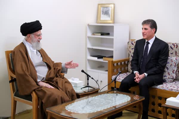 رهبر انقلاب خطاب به «بارزانی»: جامعه کُردی جزو ما هستند