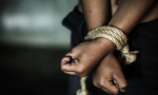 نجات کودک کرمانی از چنگ آدم‌ربایان قبل از انتقال به افغانستان