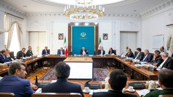 پزشکیان: کوچک‌سازی دولت نیازمند کارکرد درست تشکل‌های اجتماعی است