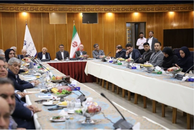 در ۱۵ سال گذشته در مدیریت و عملکرد گذشته مدیران و کارکنان موفق نبودیم