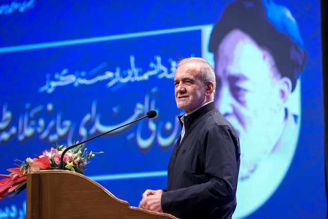 ما به جهانیان نشان خواهیم داد که این ملت بزرگ، ‎شکست ناپذیر است