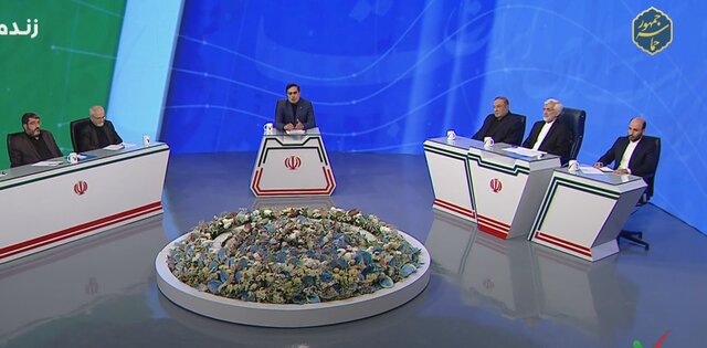 جلیلی: سیاست خارجی باید از فرصت‌ها استفاده حداکثری کند