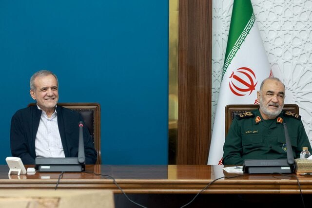 پزشکیان: تجمیع ظرفیت‌های دولت و بسیج، زمینه‌ساز تحولی عمیق در شیوه خدمت‌رسانی خواهد بود