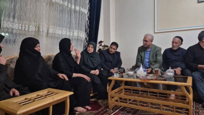 دیدار مهاجرانی و ربیعی با خانواده الهه حسیننژاد