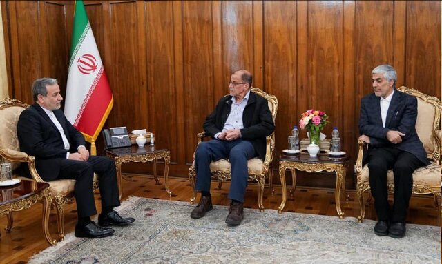 تاکید عراقچی بر همکاری با وزارت ورزش و کمیته ملی المپیک برای ارائه خدمات به کاروان‌های ورزشی