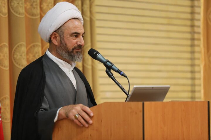 امام جمعه ایلام از «سحر امامی» برای سفر به کربلا دعوت کرد
