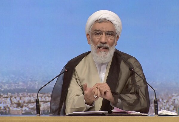 پورمحمدی: مبارزه با فساد با بگیر و ببند حل نمی‌شود/سفره جای نان است نه وعده آن