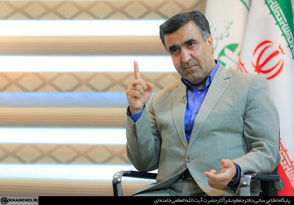 رئیس سازمان محیط زیست: از همه ظرفیت‌ها برای مهار آتش جنگل‌های لردگان استفاده می‌کنیم