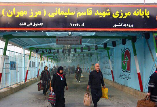 فرماندار مهران خبر داد؛ موج بازگشت زائران دهه اول محرم از مرز مهران به کشور آغاز شد.