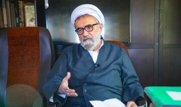 مسیح مهاجری: وزیر ارشاد باید دانشمندی صاحب نام و یک سروگردن بالاتر از مراجعانش باشد منبع جمهوري اسلامي