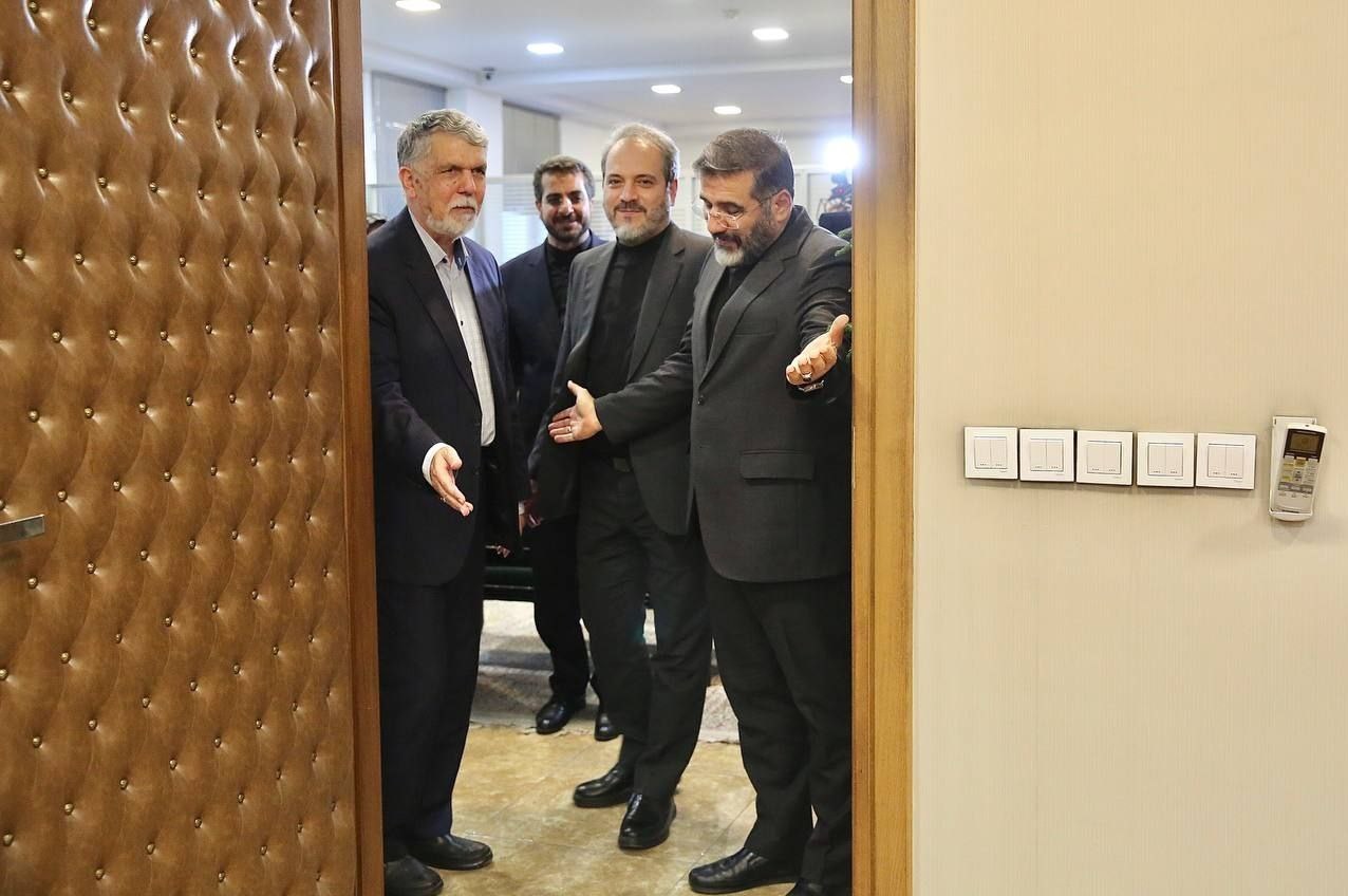 عباس صالحی کلید وزارت فرهنگ را تحویل گرفت