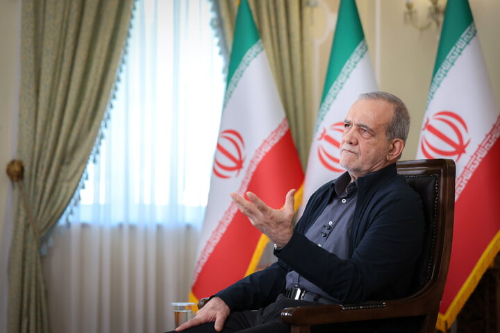 دیدار رئیس‌جمهوری با رهبر معظم انقلاب درباره مسائل اقتصادی و نظامی