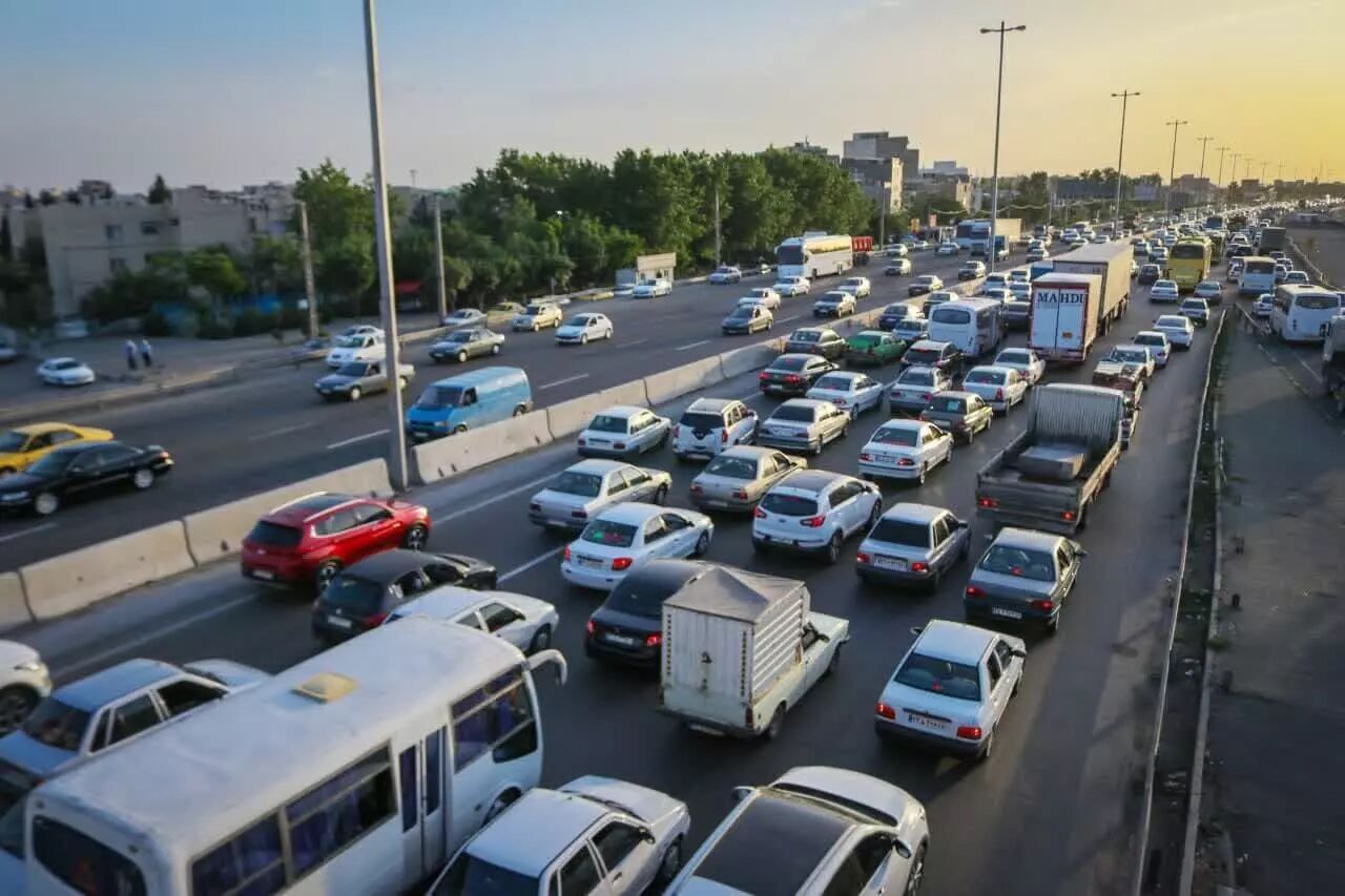 کندوان و آزادراه تهران-شمال یکطرفه شد؛ ترافیک سنگین در جادههای مازندران