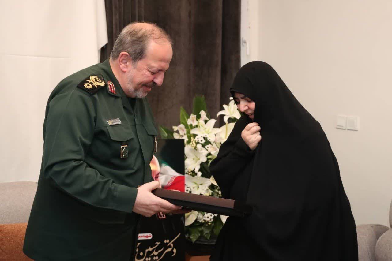  سرپرست وزارت دفاع: مسیر پیشرفت صنعت دفاعی با قدرت ادامه دارد