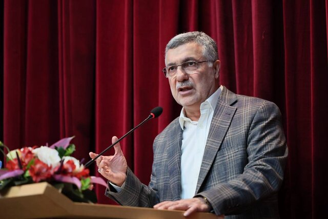 ظفرقندی: ادعای تحریم نبودن دارو و تجهیزات پزشکی یک دروغ بزرگ است
