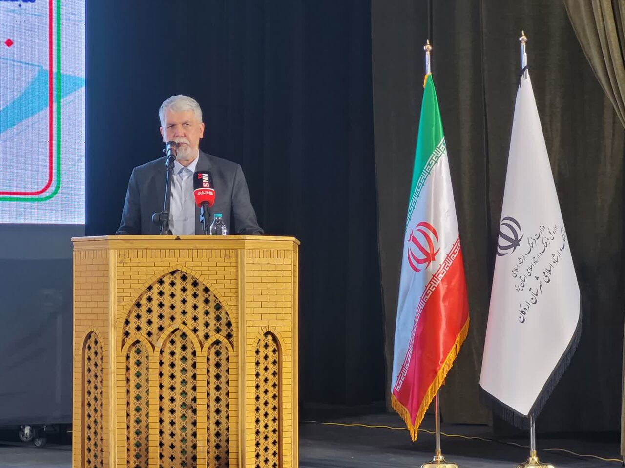  وزیر فرهنگ: در شرایط رکود اقتصادی باید بیشتر به فرهنگ و هنر توجه کرد