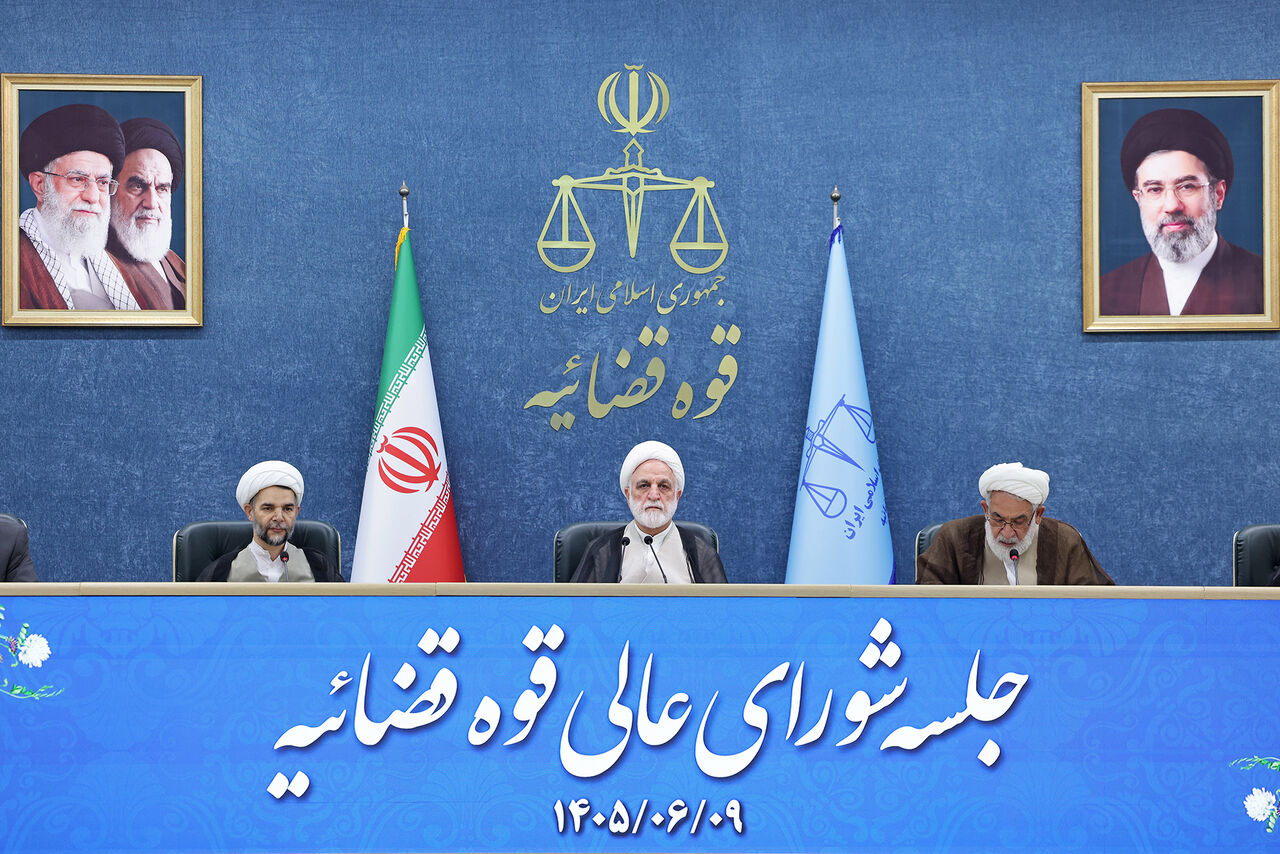  رئیس قوه قضاییه:ملت و مسئولان با وجود همه توطئه‌های دشمنان متحد هستند