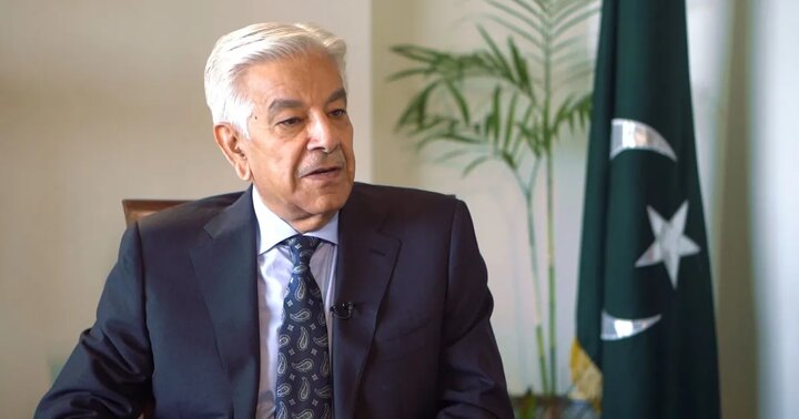 وزیر دفاع پاکستان: اسلام‌آباد در میانجیگری میان تهران-واشنگتن بر لبه تیغ راه می‌رود