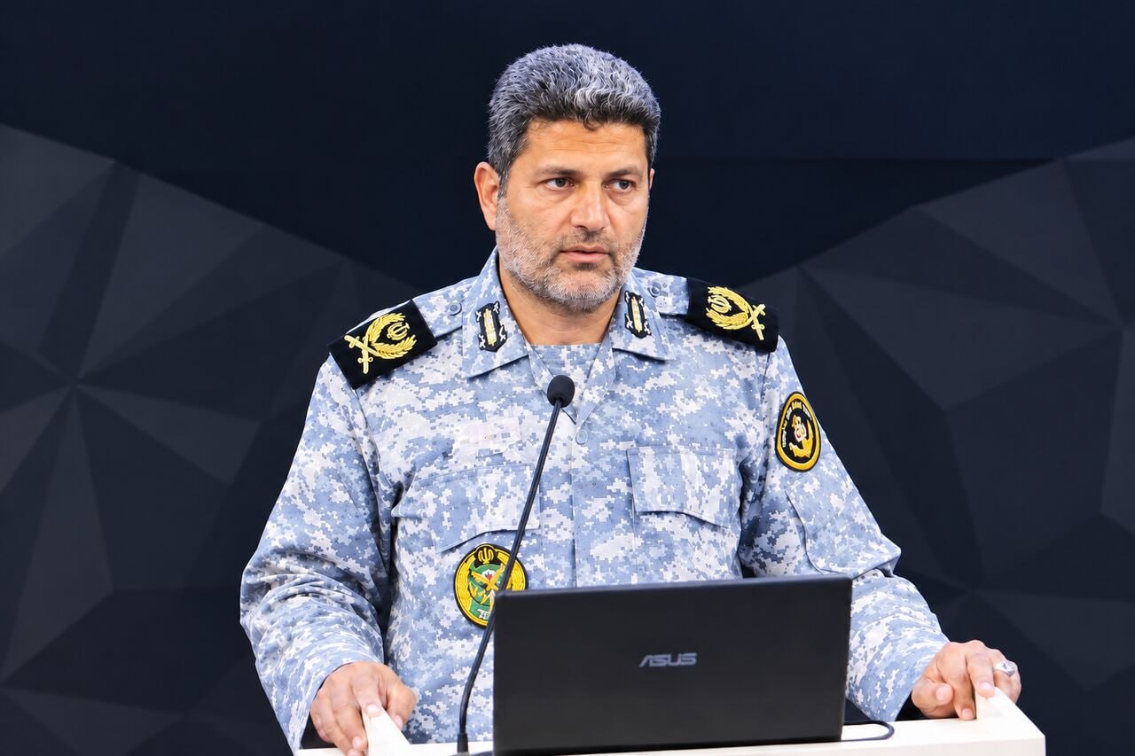   فرمانده ناوگان جنوب نیروی دریایی ارتش: مقاومت مردم محاسبات دشمن را برهم زد