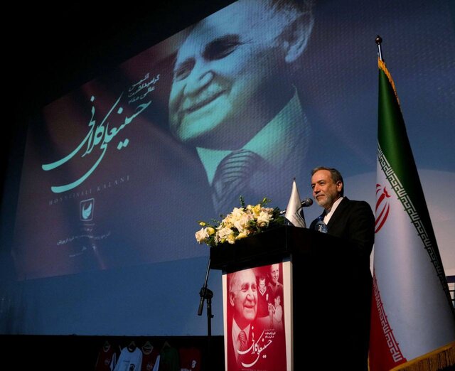 عراقچی: پیگیر صدور روادید نمایندگان ایران برای قرعه‌کشی جام جهانی هستیم