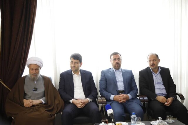 ناترازی برق موجب افت کیفیت ارتباطات شده است / توسعه فیبر نوری در حرم شاهچراغ(ع)