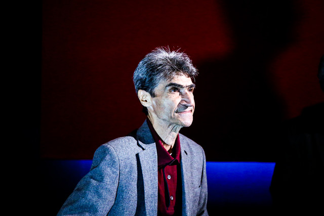 خاکسپاری «ناصر تقوایی» در امامزاده طاهر