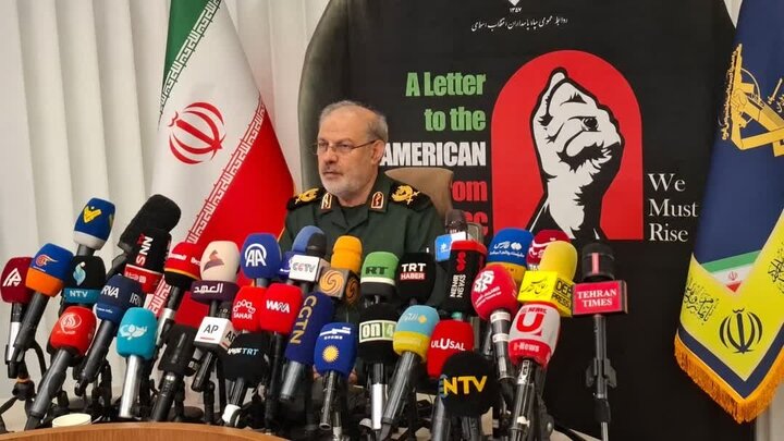 سخنگوی سپاه: به دنبال سلاح هسته‌ای نیستیم/شکل درگیری‌ها تغییر کند سلاح‌های جدید رو می‌کنیم