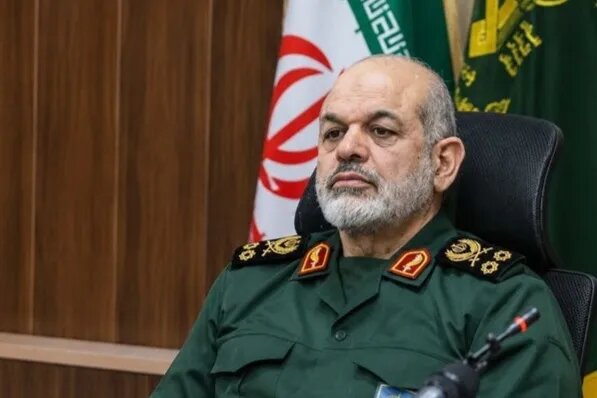 سرلشکر وحیدی: هیچ قدرت فرامنطقه‌ای حق تهدید، حضور سلطه‌گرانه و دخالت در تنگه هرمز را ندارد