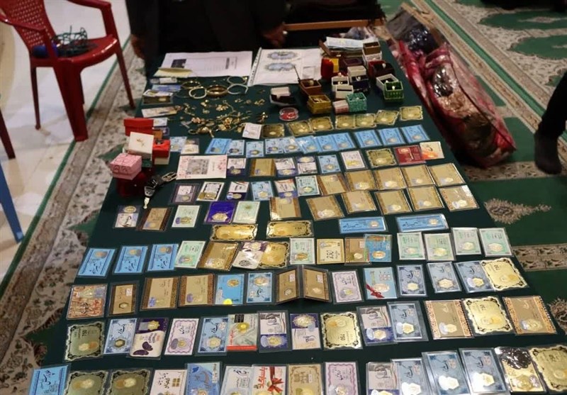 بانوان فومنی ۳۰۰ قطعه طلا به جبهه مقاومت اهدا کردند