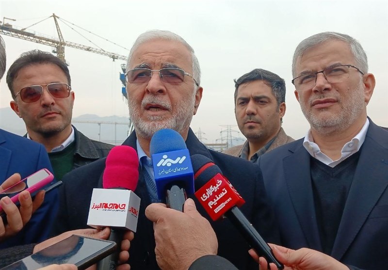 مومنی: آزادراه شهید سلیمانی سال آینده بهرهبرداری میشود