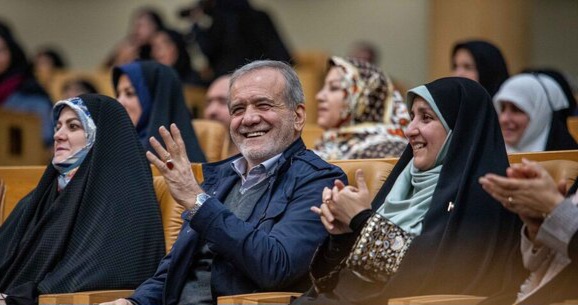 پزشکیان: زنان هدایتگر رفتارهای فرزندان و همسران خود هستند