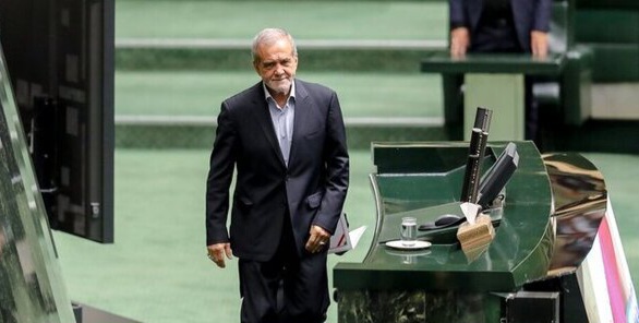 پزشکیان و تیم اقتصادی دولت فردا به مجلس میروند