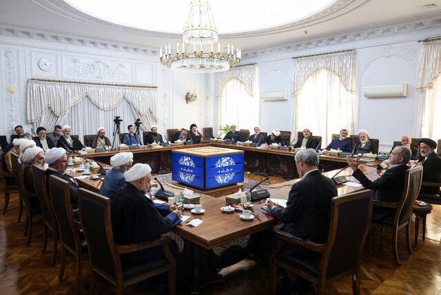 رویکرد دولت مردمیسازی اداره کشور است