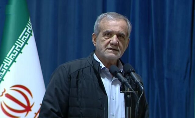رئیس‌جمهور با خانواده شهید مجتبی رضیئی دیدار کرد